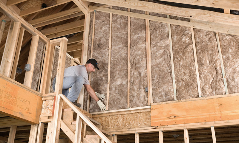 Matériaux modernes pour l'insonorisation des murs dans un appartement